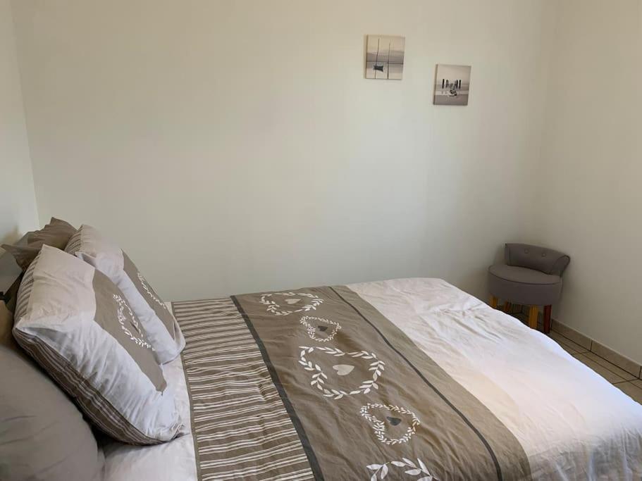 Gite 3 Etoiles Les Gourlines Avec Balneo, Veranda, Piscine Et Garage Avermes Екстериор снимка