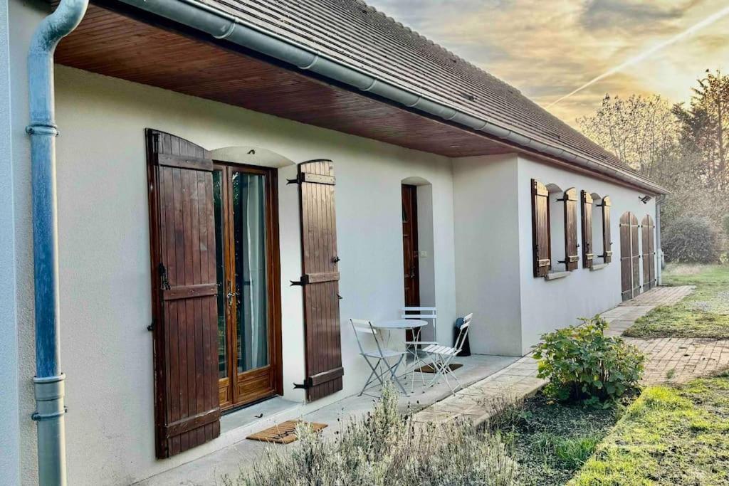 Gite 3 Etoiles Les Gourlines Avec Balneo, Veranda, Piscine Et Garage Avermes Екстериор снимка