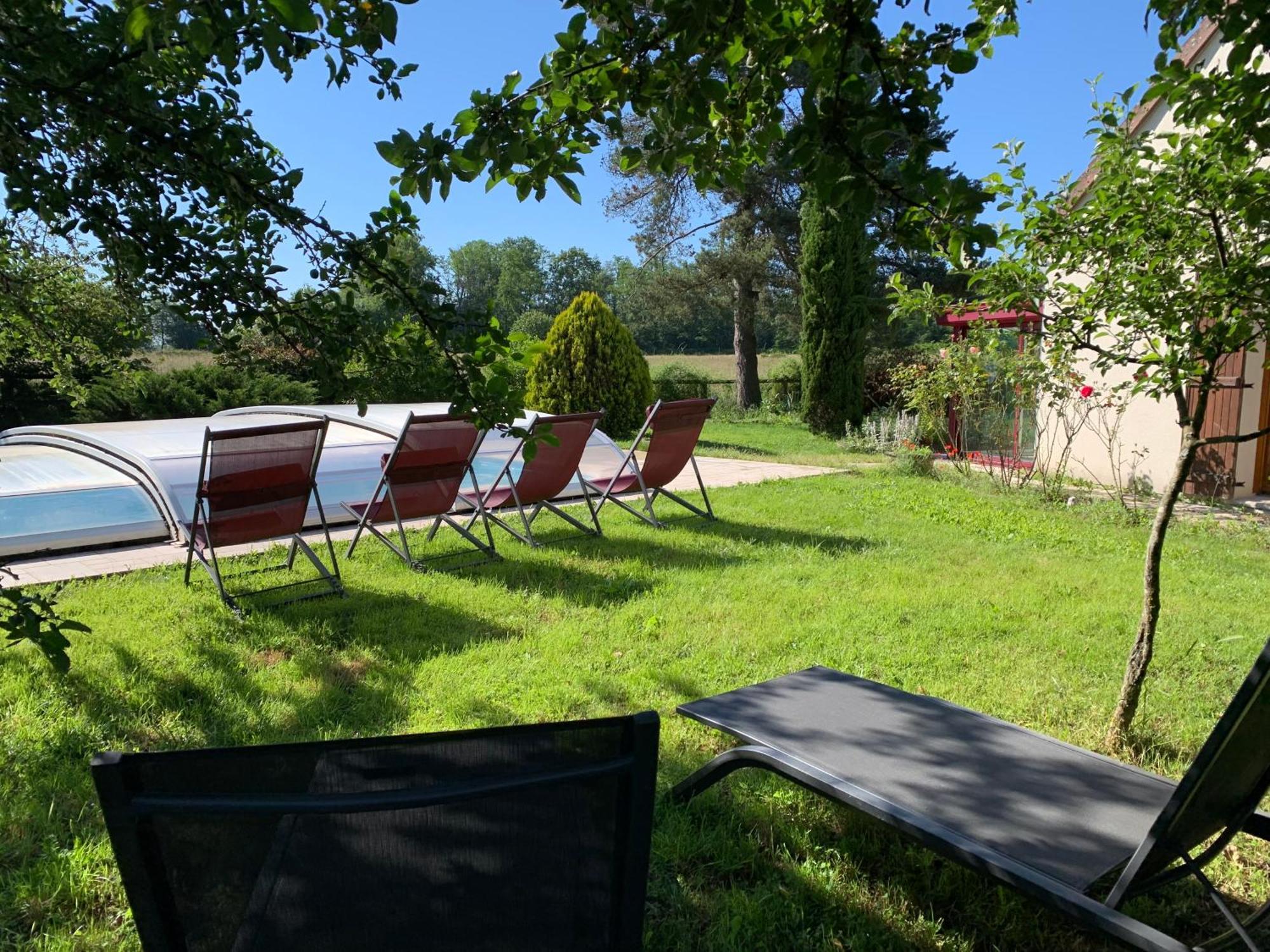 Gite 3 Etoiles Les Gourlines Avec Balneo, Veranda, Piscine Et Garage Avermes Екстериор снимка